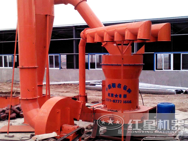 滑石磨粉生產(chǎn)線現(xiàn)場(chǎng)