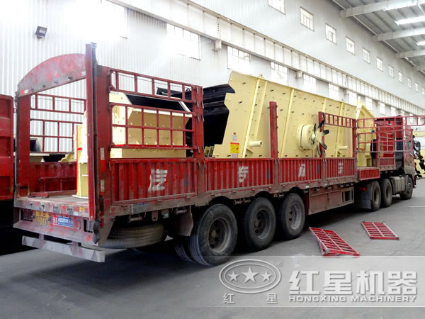 3YK1545圓振動(dòng)篩發(fā)貨現(xiàn)場(chǎng)