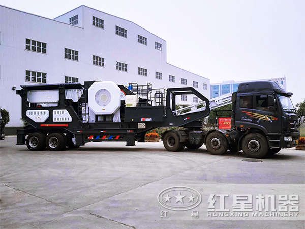 國產車載碎石設備出貨現場