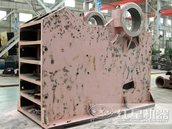 顎式破碎機(jī)內(nèi)部結(jié)構(gòu)圖
