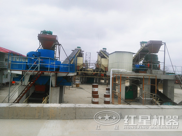 鵝卵石制砂機工作現場圖