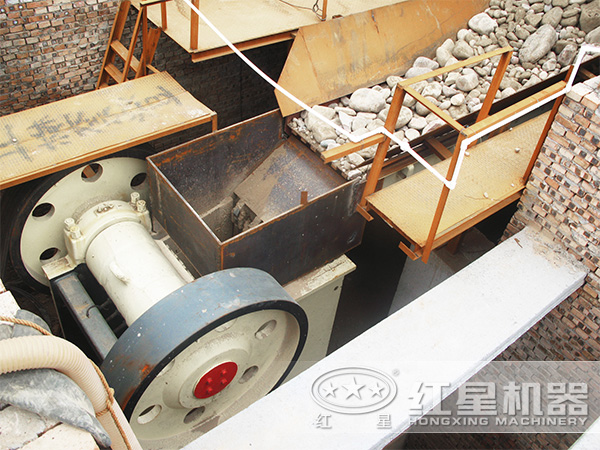 1000x250鄂式破碎機(jī)進(jìn)料圖