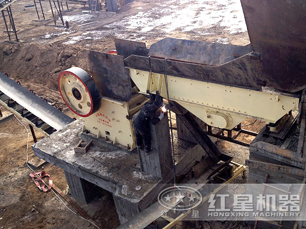 石頭破碎機工作現場