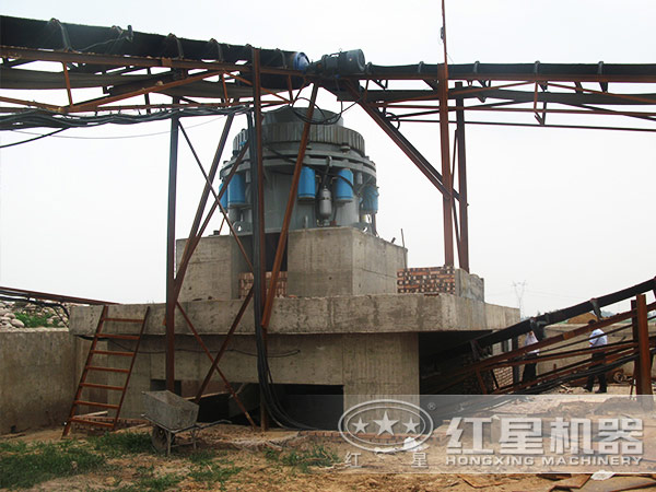 1100tph圓錐式碎石機現(xiàn)場圖