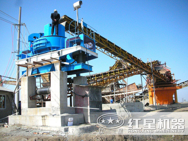 沖擊式破碎機(jī)現(xiàn)場(chǎng)