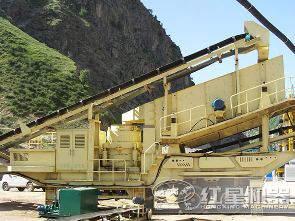 1200tph移動圓錐式破碎站現(xiàn)場