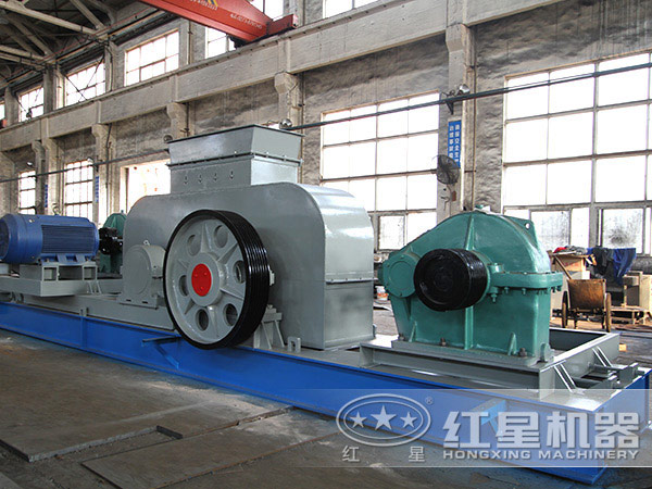 對輥式破碎機(jī)車間