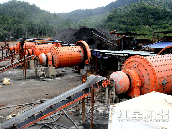 球磨機(jī)客戶(hù)現(xiàn)場(chǎng)